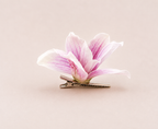 AMARIS – Pinza Floral Rosa Esculpida