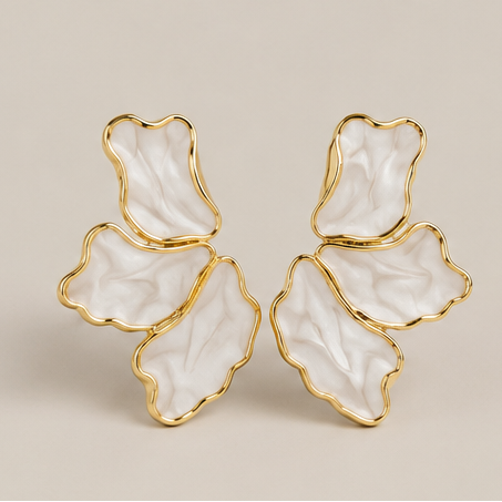 ISADORA – Pendientes Florales Esculpidos Dorados