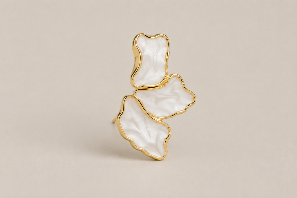 ISADORA – Pendientes Florales Esculpidos Dorados