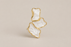 ISADORA – Pendientes Florales Esculpidos Dorados