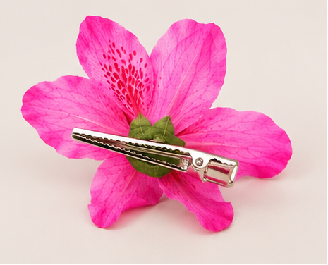 AMARIS – Pinza Floral Rosa Esculpida