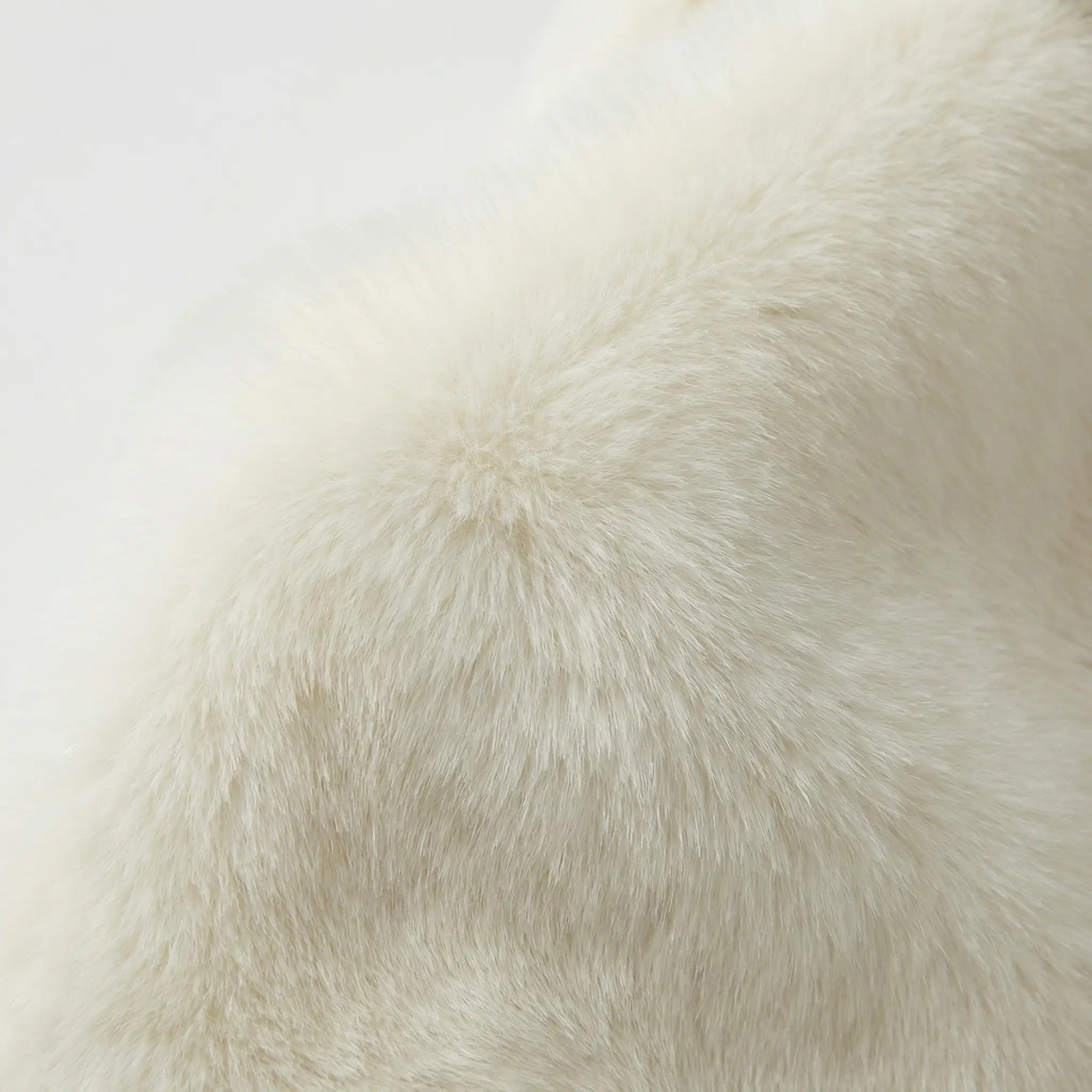 Mikaela - Abrigo Fuzzy