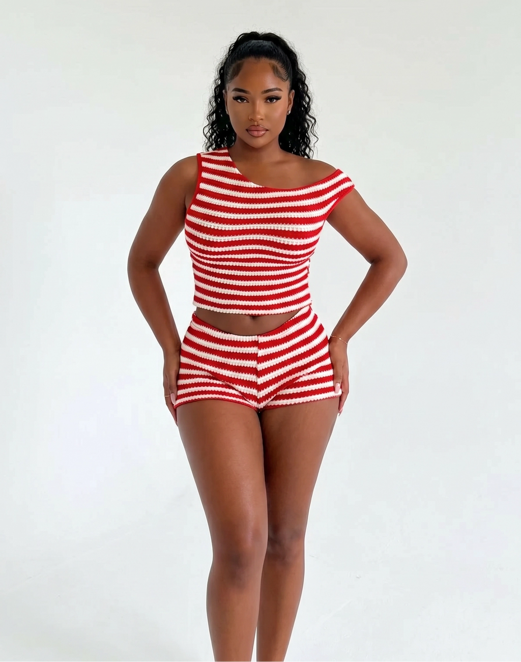 VALENTINA - Top Asimétrico y Shorts a Rayas